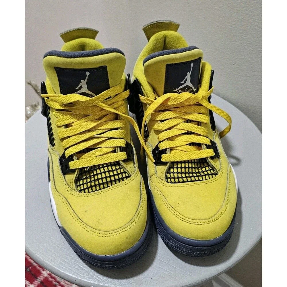 Nike Air Jordan 4 Retro Lightning GS Size 6Y Tour Yellow Black 2021 408452-700